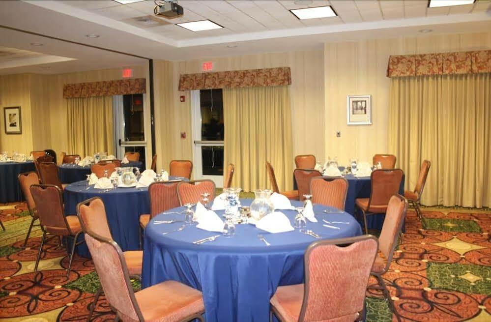 Hilton Garden Inn Mystic/Groton Esterno foto